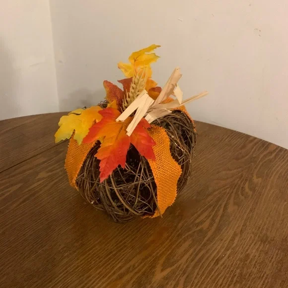 Bundle of Fall Decor - Picture 12 of 15